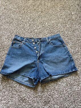 Vintage High-Waist Denim Shorts in Blue